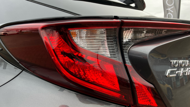 Toyota C-HR 1.8 Hybrid Design 5dr CVT Hybrid Hatchback